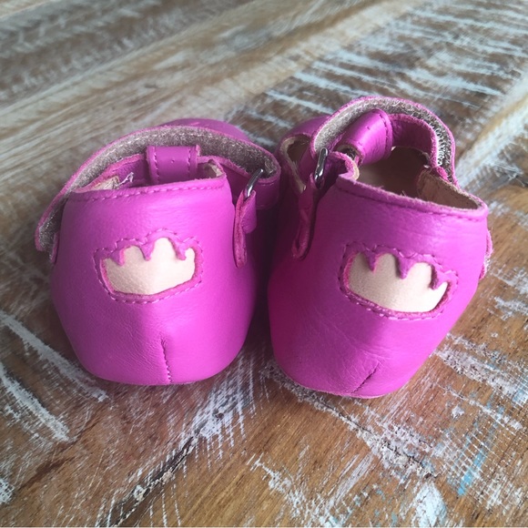 Easy Peasy Lillyp Velcro leather Mary Jane soft soled shoes in “fushia” - Picture 5 of 12